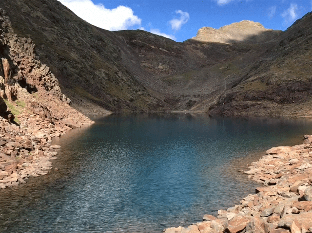 Estany negre Comapedrosa - Communal Natural Park of the Valls del Comapedrosa-Andorra